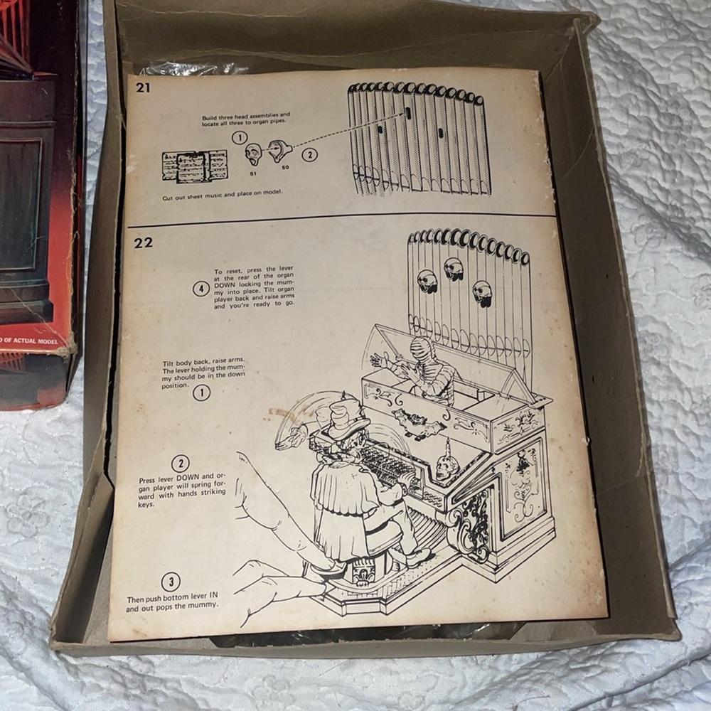 Vintage Walt Disney Haunted Mansion “Play It Again, Sam” Model Kit- as is - Picture 11 of 15
